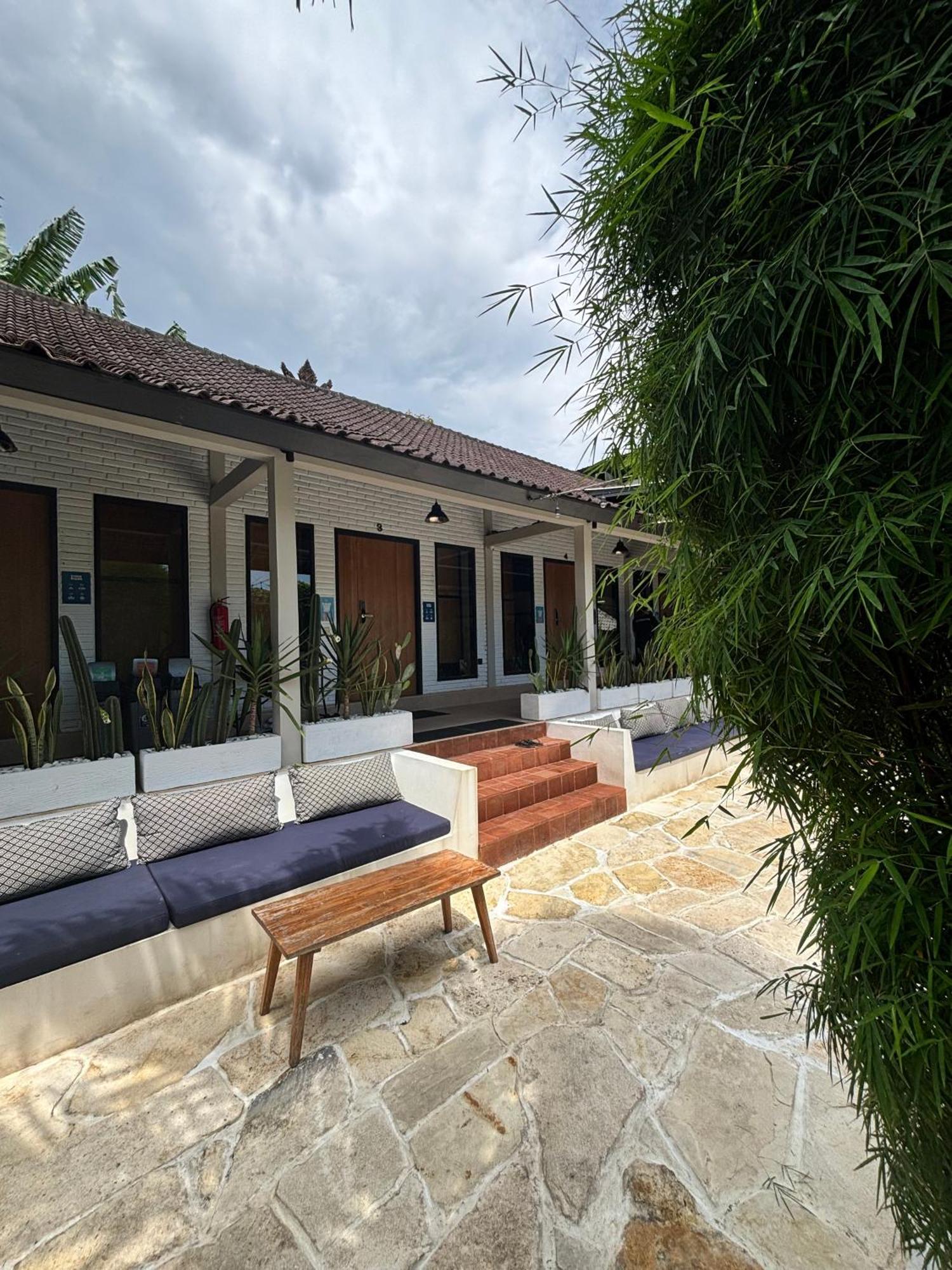 Lay Day Hostel Canggu Екстер'єр фото