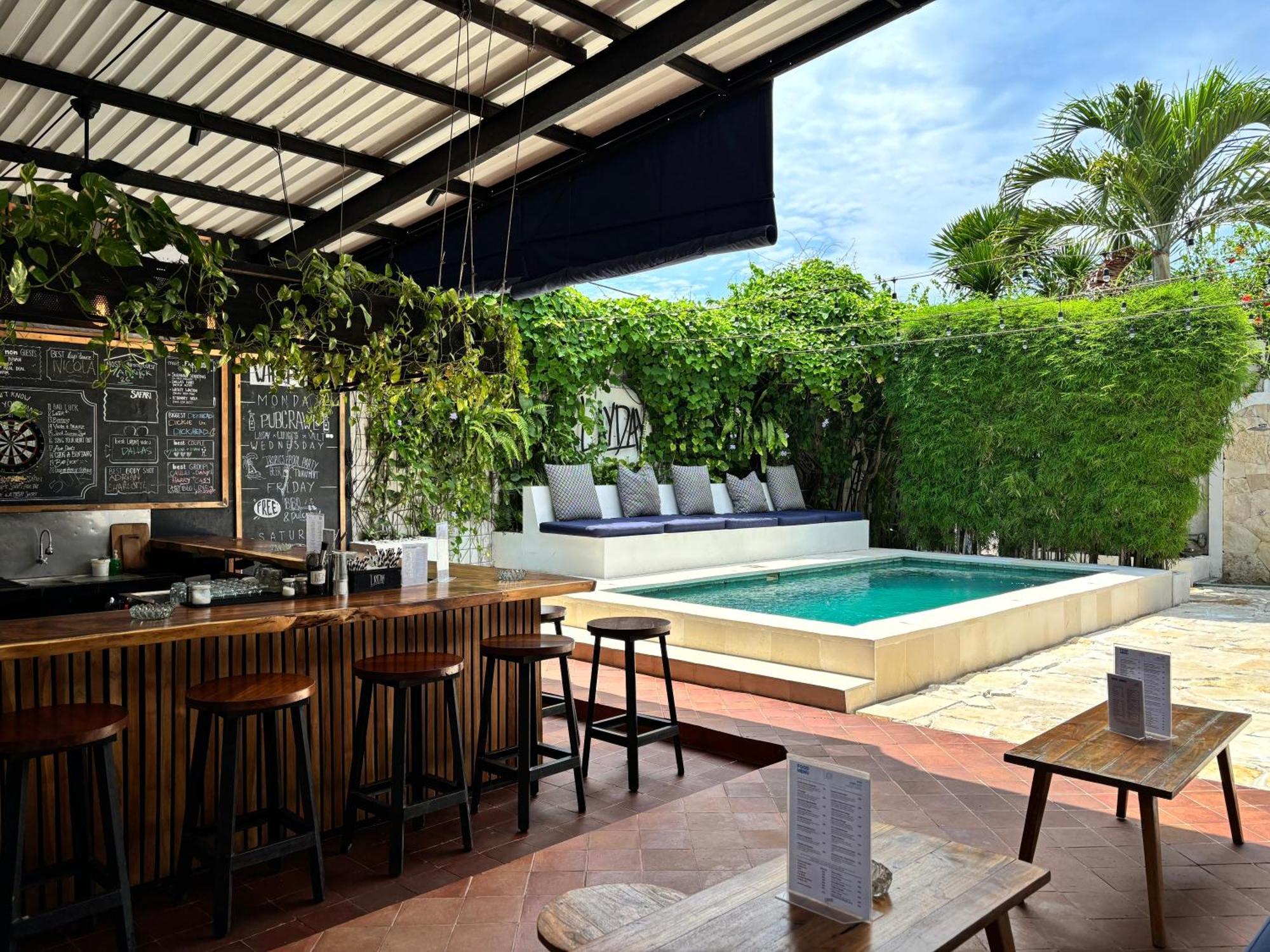 Lay Day Hostel Canggu Екстер'єр фото