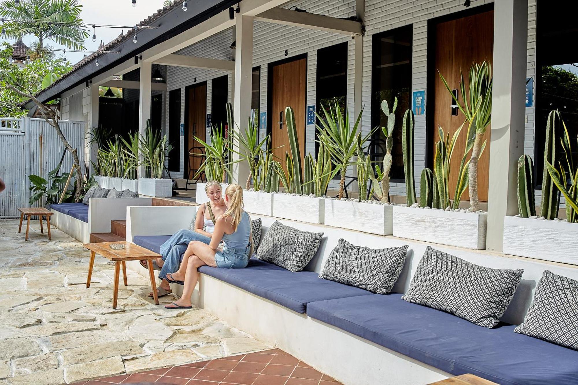 Lay Day Hostel Canggu Екстер'єр фото